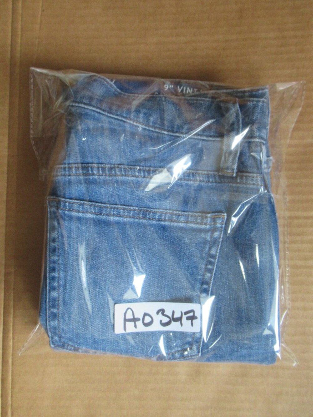 J.Crew 9 Inch Vintage Slim Straight Light Wash Jeans | Size 26 - Picture 13 of 13